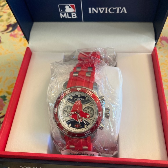 Invicta MLB Boston Red Sox Women's Limited Edition Watch 38mm Silicone b… - Picture 2 of 5